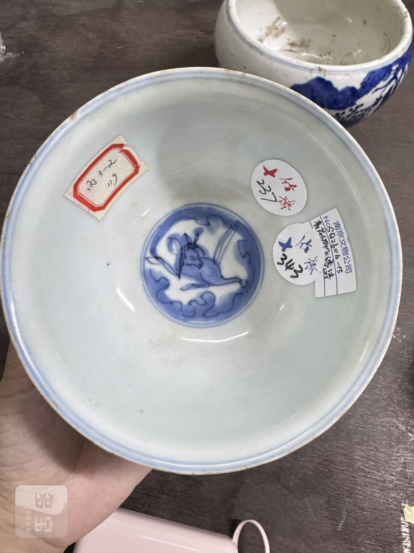 清 青花狮子绣球纹碗一对 - 图13